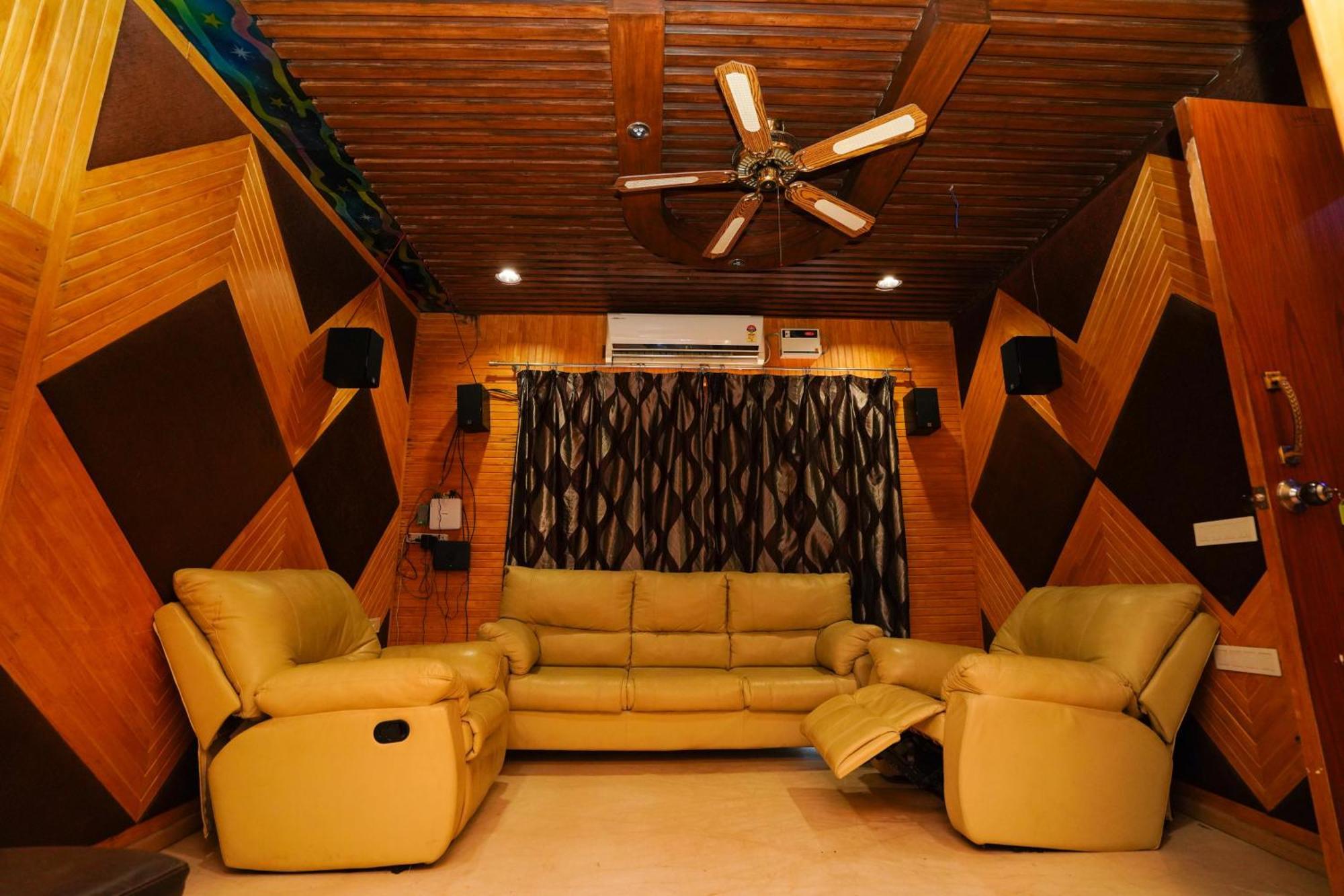 Golden Villa - Duplex House With Private Theater - Near To Alipiri And Bhudevi Ttd Ticket Counter And Kapilateertham Тирупати Екстериор снимка
